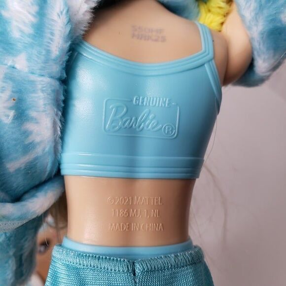 COOL Barbie Cutie Reveal Blue Dolphin Costume-Themed Articulated Doll - Picture 5 of 11
